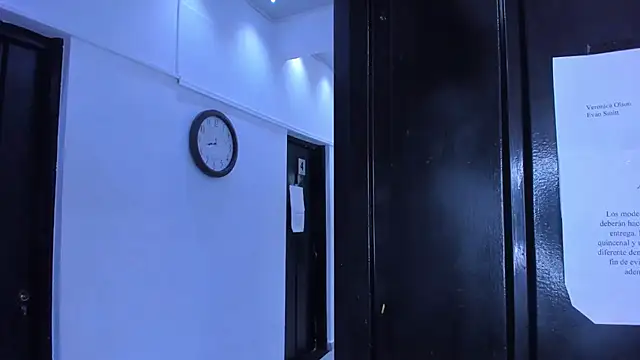 Snapshot of VeronicaOlson_ chatting on March 2, 11:50 am VeronicaOlson  online show from March 2, 11:50 am