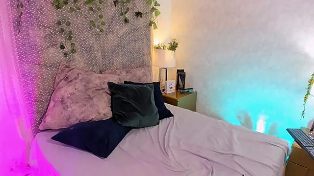 Snapshot of VeronicaOlson_ chatting on March 13, 7:53 am VeronicaOlson  online show from March 13, 7:53 am