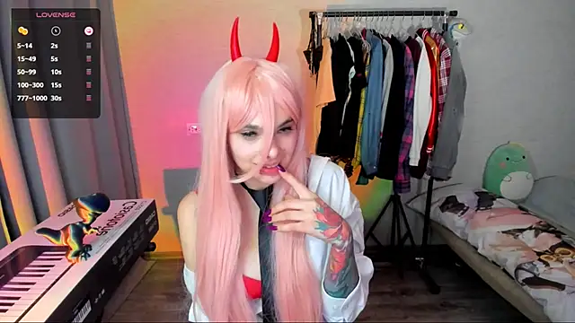 Snapshot of Tea_Rex chatting on April 2, 8:28 pm Tea Rex online show from April 2, 8:28 pm