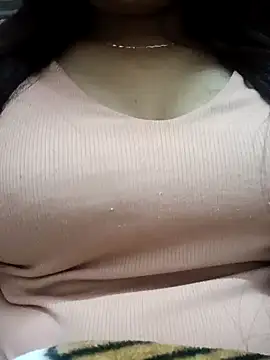 Snapshot of karishma_kappur chatting on January 6, 7:35 pm karishma kappur online show from January 6, 7:35 pm