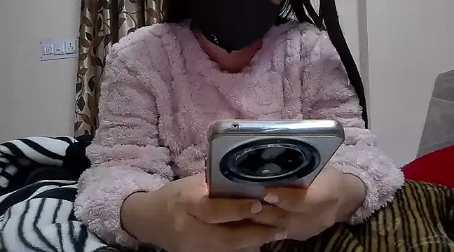 Snapshot of karishma_kappur chatting on January 8, 2:25 pm karishma kappur online show from January 8, 2:25 pm