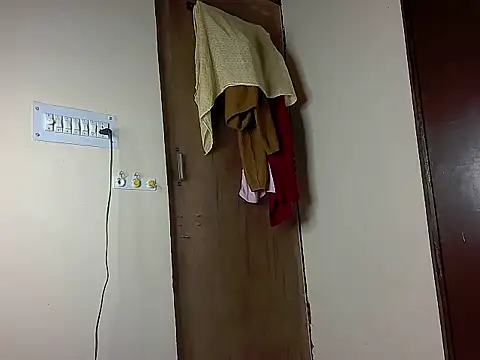 Snapshot of karishma_kappur chatting on February 1, 8:05 pm karishma kappur online show from February 1, 8:05 pm