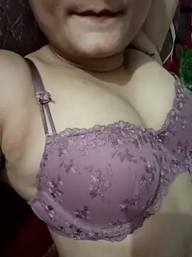 Snapshot of karishma_kappur chatting on March 15, 9:52 am karishma kappur online show from March 15, 9:52 am