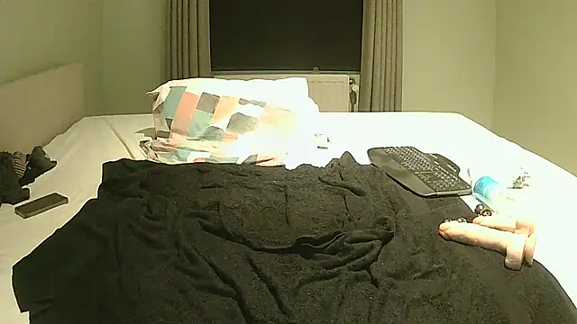 Snapshot of littlehairyman chatting on February 16, 7:15 am littlehairyman online show from February 16, 7:15 am