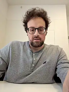 Snapshot of littlehairyman chatting on March 3, 11:00 am littlehairyman online show from March 3, 11:00 am