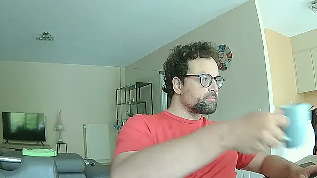 Snapshot of littlehairyman chatting on September 10, 7:41 am littlehairyman online show from September 10, 7:41 am