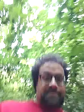 Snapshot of littlehairyman chatting on September 15, 4:29 pm littlehairyman online show from September 15, 4:29 pm