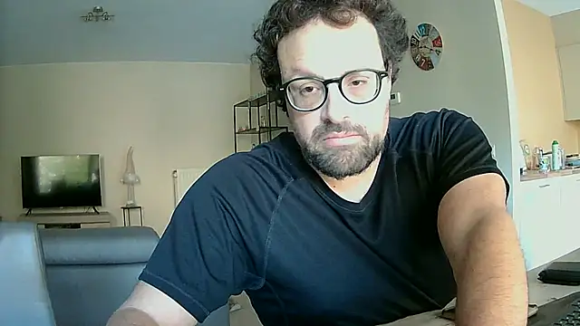 Snapshot of littlehairyman chatting on September 22, 7:21 am littlehairyman online show from September 22, 7:21 am