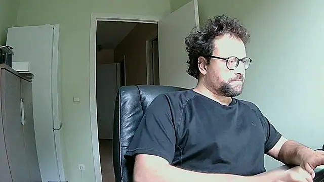 Snapshot of littlehairyman chatting on September 30, 7:13 am littlehairyman online show from September 30, 7:13 am