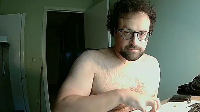 Snapshot of littlehairyman chatting on October 6, 6:33 am littlehairyman online show from October 6, 6:33 am