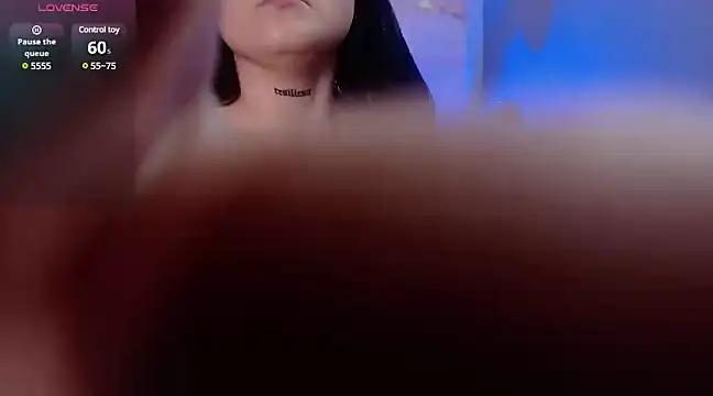 Snapshot of LinaHot69_ chatting on January 10, 1:32 am LinaHot69 online show from January 10, 1:32 am