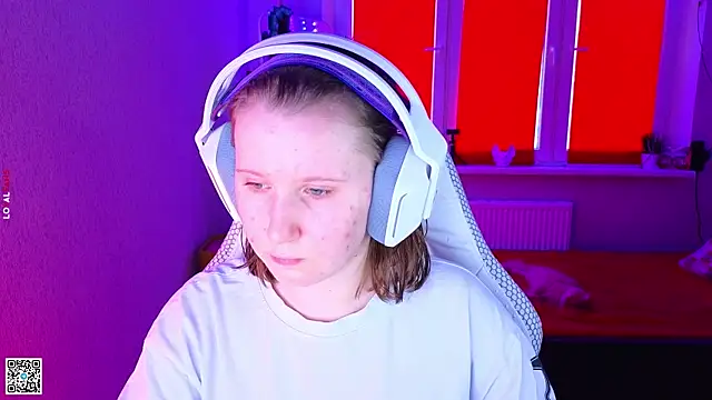 Snapshot of mon_lola chatting on November 24, 12:38 pm mon lola online show from November 24, 12:38 pm