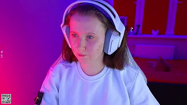 Snapshot of mon_lola chatting on November 25, 3:34 pm mon lola online show from November 25, 3:34 pm