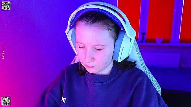 Snapshot of mon_lola chatting on January 11, 10:20 am mon lola online show from January 11, 10:20 am