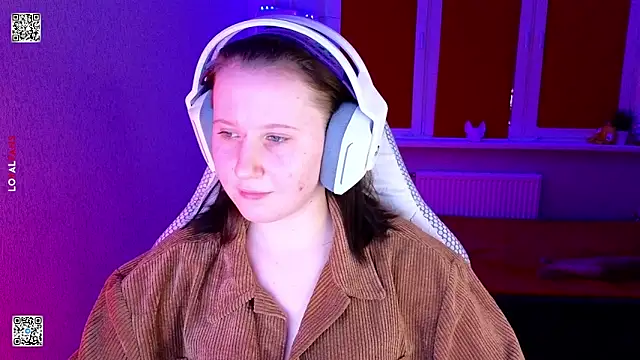 Snapshot of mon_lola chatting on February 3, 3:39 pm mon lola online show from February 3, 3:39 pm