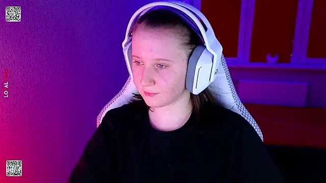 Snapshot of mon_lola chatting on February 11, 4:23 pm mon lola online show from February 11, 4:23 pm