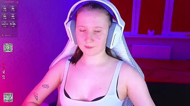 Snapshot of mon_lola chatting on February 18, 5:09 pm mon lola online show from February 18, 5:09 pm