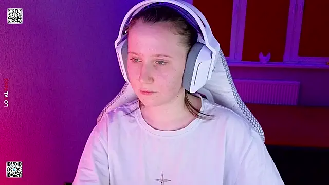 Snapshot of mon_lola chatting on March 13, 5:08 pm mon lola online show from March 13, 5:08 pm