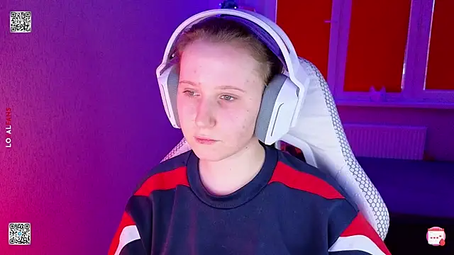 Snapshot of mon_lola chatting on March 23, 3:16 pm mon lola online show from March 23, 3:16 pm