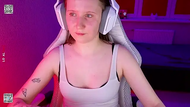 Snapshot of mon_lola chatting on March 30, 4:30 pm mon lola online show from March 30, 4:30 pm