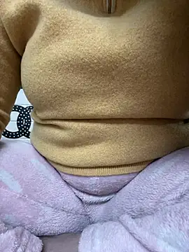 Red-Magic-25 online show from January 12, 6:40 am