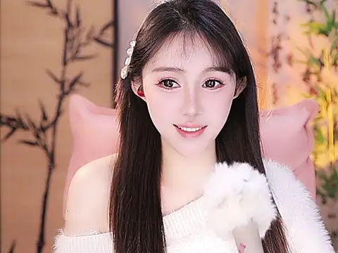 Summer-Momo online show from January 12, 1:05 pm