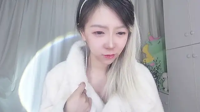 Snapshot of Ciri-CC chatting on January 27, 12:48 pm Ciri-CC online show from January 27, 12:48 pm