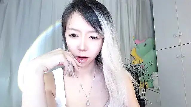 Snapshot of Ciri-CC chatting on February 27, 2:32 pm Ciri-CC online show from February 27, 2:32 pm