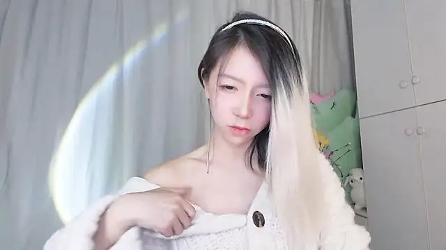 Snapshot of Ciri-CC chatting on March 4, 6:50 pm Ciri-CC online show from March 4, 6:50 pm