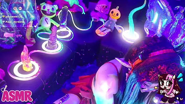 Snapshot of LaytonBox chatting on February 21, 2:07 pm LaytonBox online show from February 21, 2:07 pm