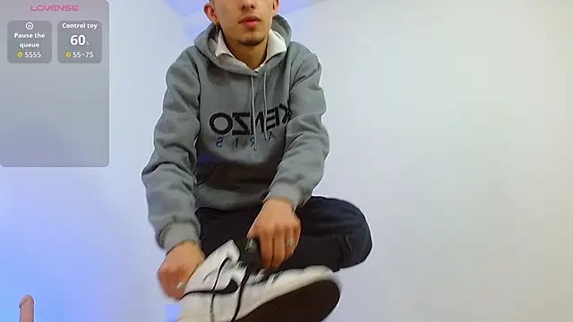 Axel tay online show from November 14, 11:31 am