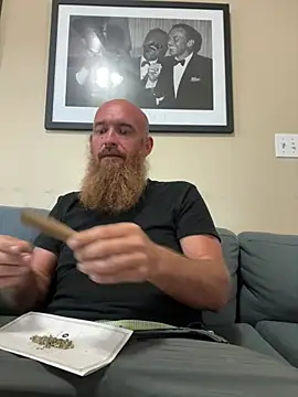 Snapshot of 32XRedBeard chatting on July 11, 2:09 pm 32XRedBeard online show from July 11, 2:09 pm