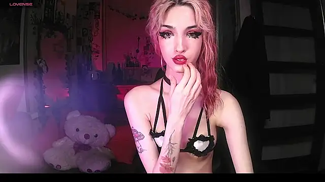 Snapshot of Ink__pleasure chatting on September 19, 11:27 pm Ink pleasure online show from September 19, 11:27 pm