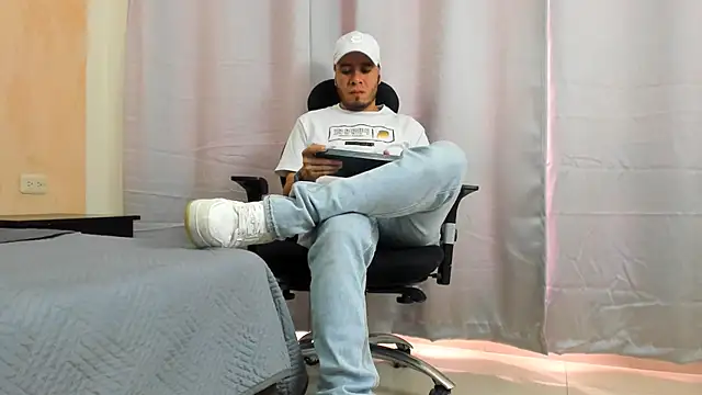 jacob lewitt online show from January 27, 7:24 pm