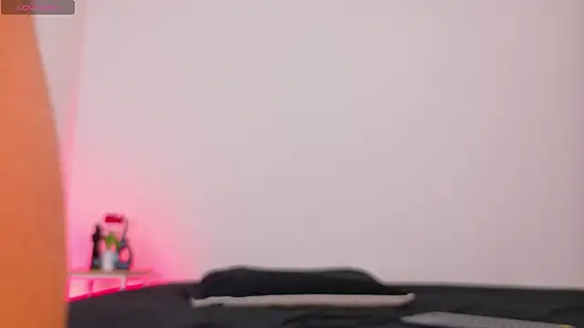 Snapshot of cristal_antoni chatting on March 4, 9:04 am cristal antoni online show from March 4, 9:04 am