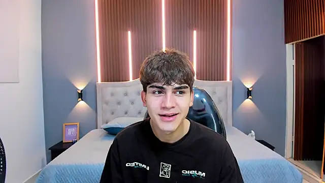 Tommy18   online show from September 19, 3:30 am