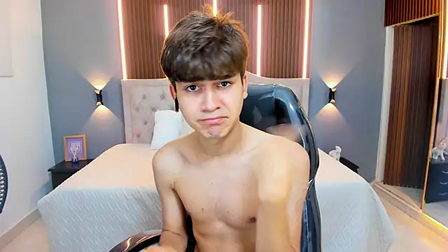 Tommy18   online show from October 1, 3:23 am