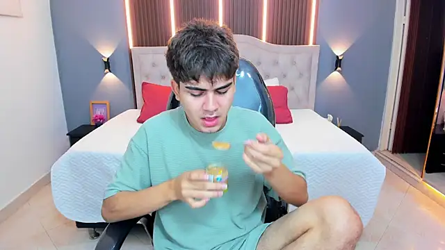 Tommy18   online show from January 7, 3:31 am