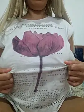 Snapshot of nonalona199999 chatting on November 10, 2:32 am nonalona199999 online show from November 10, 2:32 am