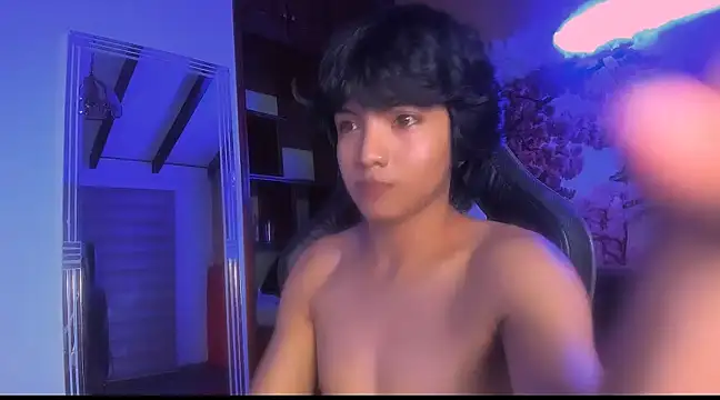 AllanYong18 online show from January 12, 4:00 am