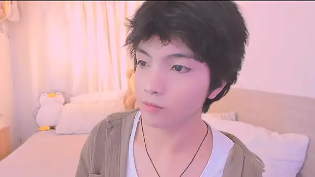 AllanYong18 online show from February 12, 1:06 pm