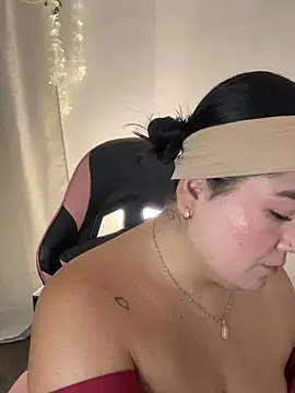 Snapshot of karla_hotgirl chatting on March 3, 1:45 am karla hotgirl online show from March 3, 1:45 am