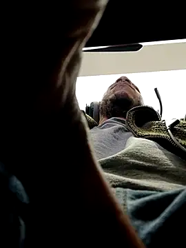 Snapshot of MrDaddyBbSnake chatting on February 20, 3:52 pm MrDaddyBbSnake online show from February 20, 3:52 pm