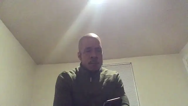 Snapshot of MrDaddyBbSnake chatting on March 1, 11:26 pm MrDaddyBbSnake online show from March 1, 11:26 pm