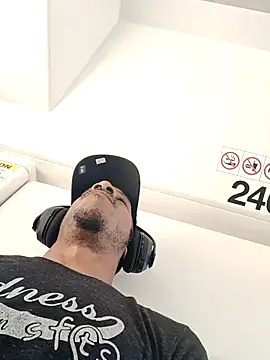 Snapshot of MrDaddyBbSnake chatting on October 4, 7:56 pm MrDaddyBbSnake online show from October 4, 7:56 pm