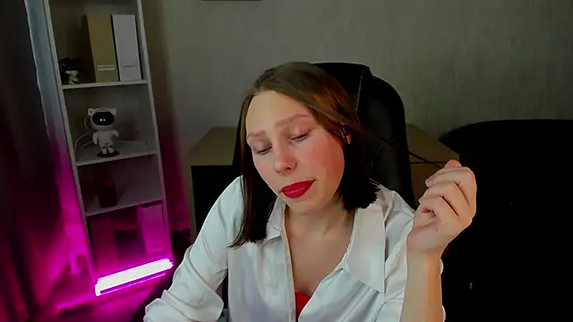 Aliceforfuun online show from March 7, 7:41 am