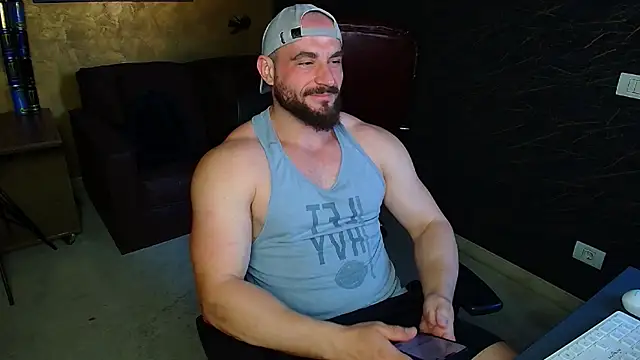 AdamJamesonn online show from May 16, 5:04 am
