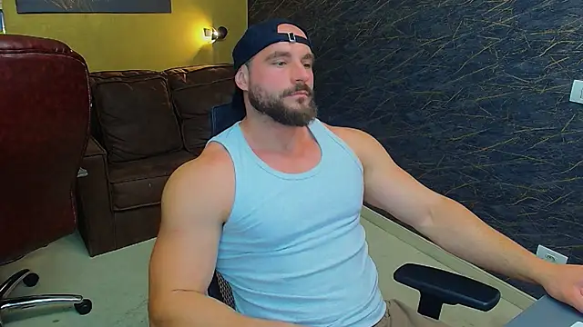 AdamJamesonn online show from June 20, 4:48 am