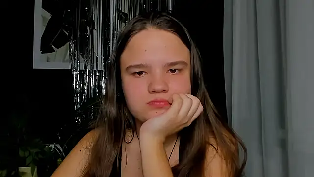 AdeleCruz online show from March 13, 1:07 pm