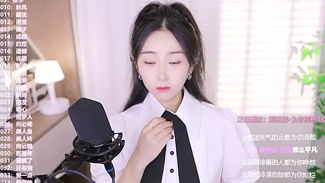 Snapshot of Muzi-sing chatting on October 13, 12:16 pm Muzi-sing online show from October 13, 12:16 pm